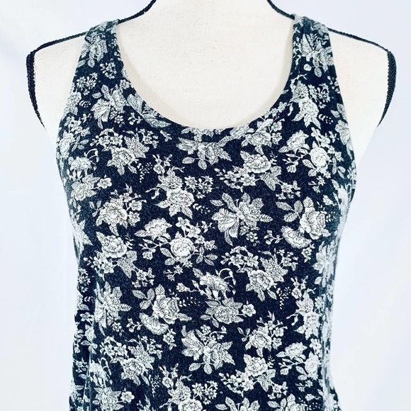 FOREVER 21 Floral Tank - Picture 2 of 6